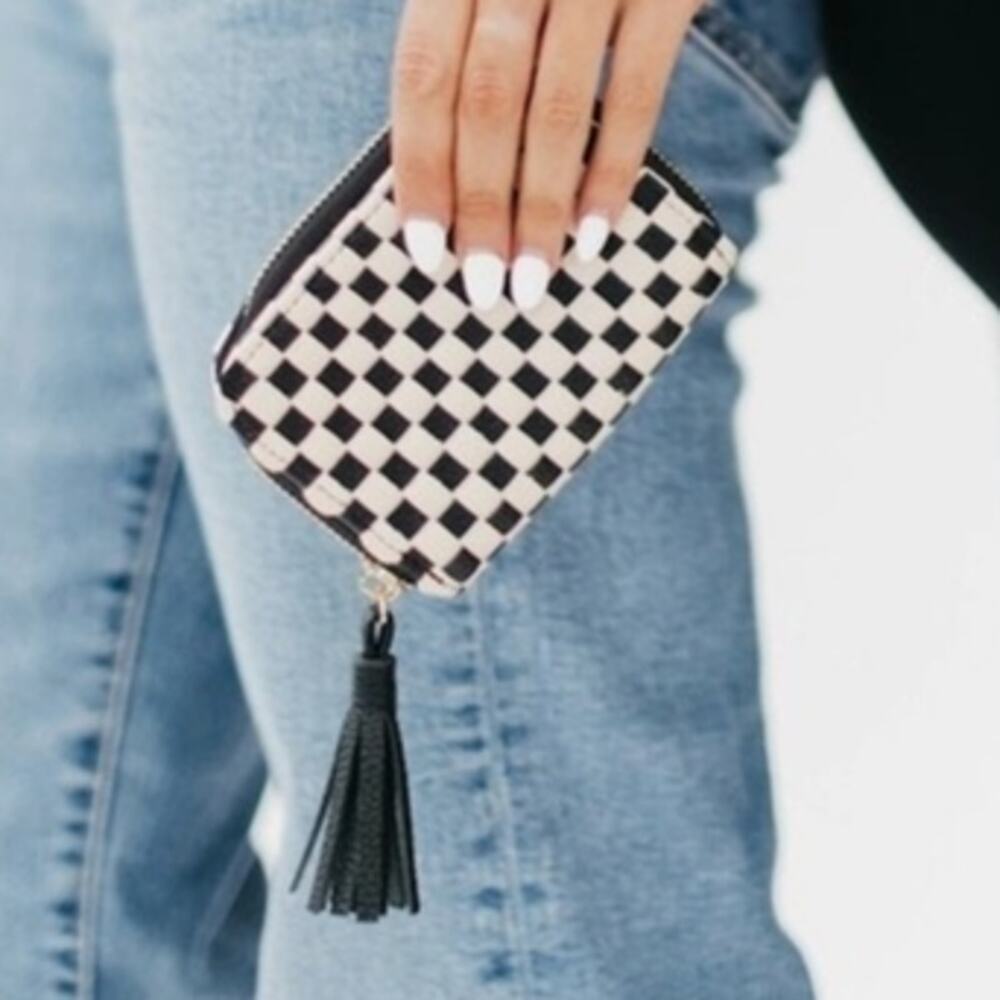 Wynona Woven Card Wallet – Black & White Check